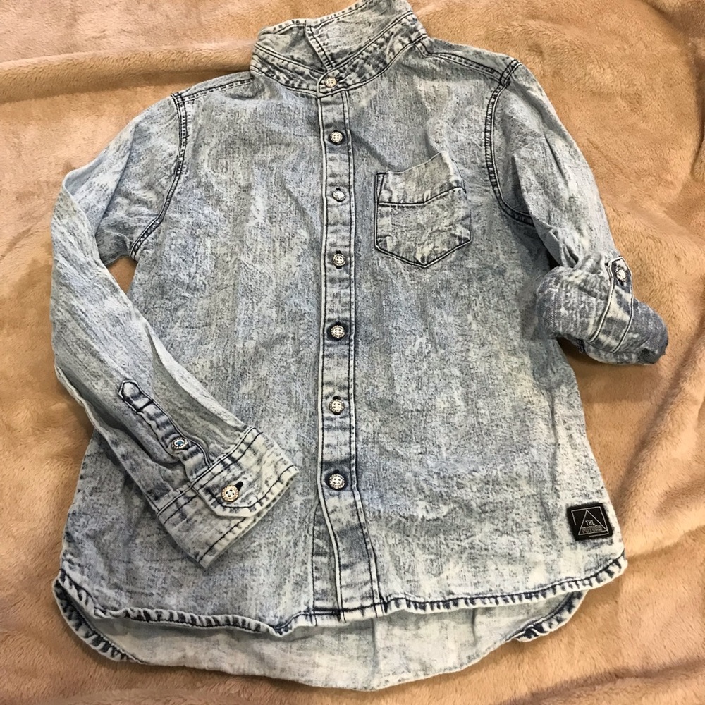 Small Manguun Teens Acid Wash Button Down